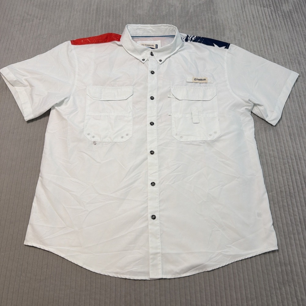 Magellan Outdoors Fishing Shirt Mens XL White American Flag Vented Short Sleeve